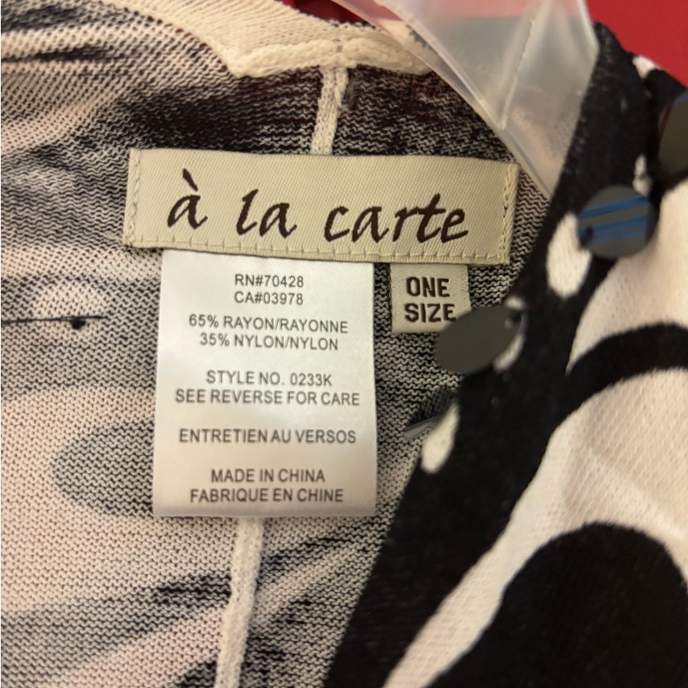 A La Carte Black And White Scarf Wrap View 3